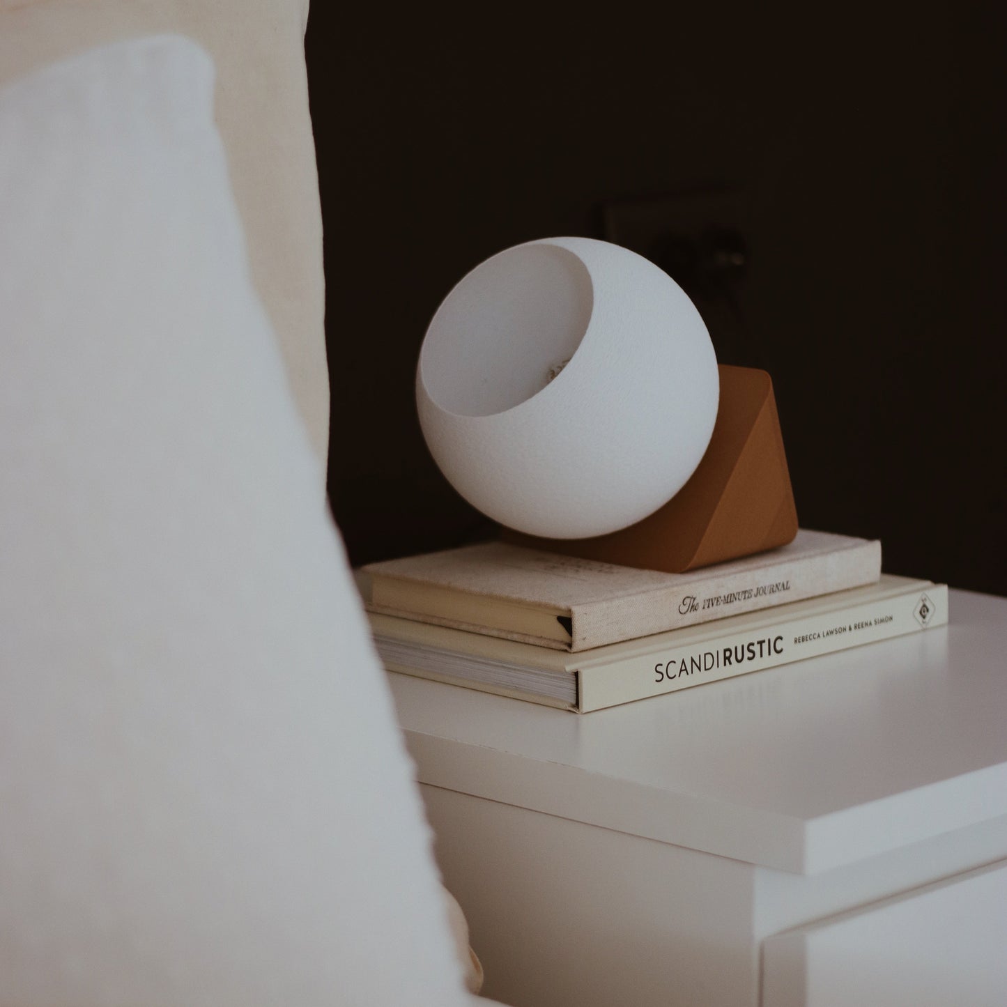 Sphero Table Lamp