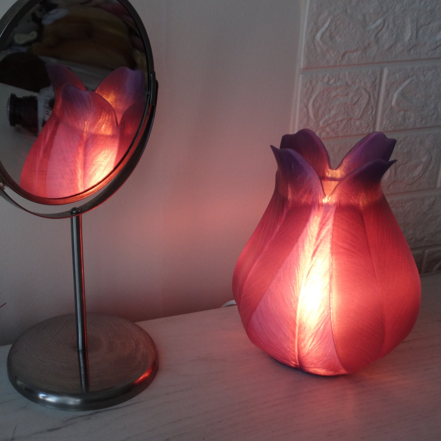 Tulip Table Lamp