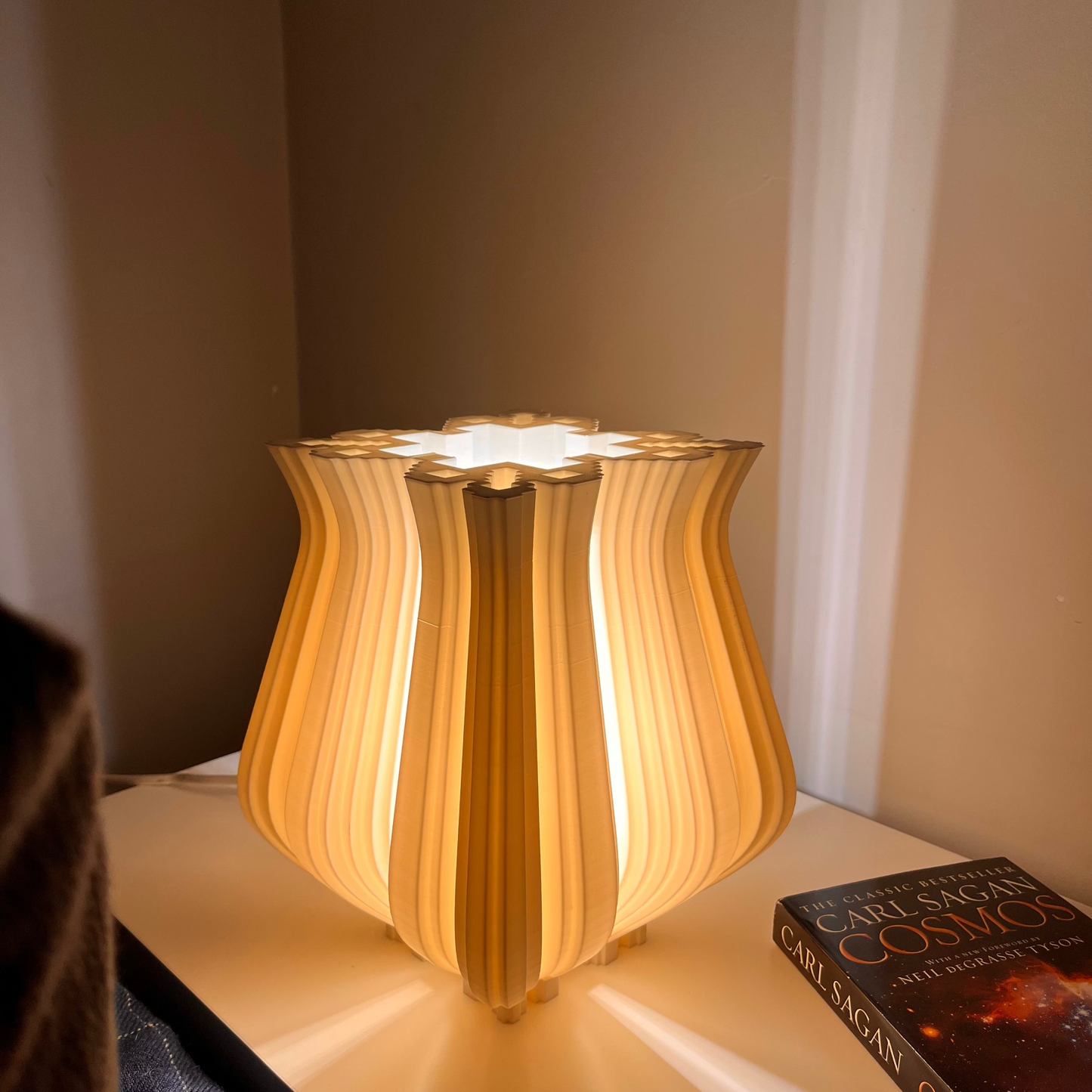 Elbetitsa Table Lamp